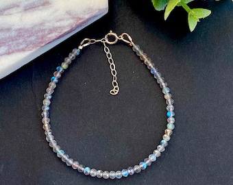 Delicato braccialetto di perline di labradorite: pietra preziosa in argento sterling