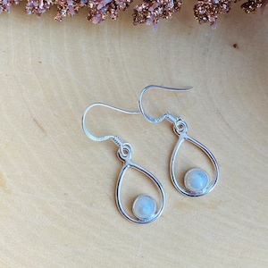 Perlenohrringe Echte Süßwasserperle Weiße Tropfen Ohrringe Teardrop Sterling Silber Baumeln Ohrringe Zierliche Perlenohrringe Einzigartiges Geburtstagsgeschenk