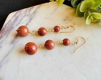Goudsteen hangoorbellen, bruine draadgewikkelde goudsteenoorbellen, 14K gold filled edelsteen oorbellen, handgemaakt cadeau voor haar