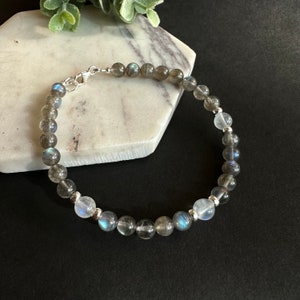 Labradorite Moonstone Bracelet, Labradorite Beaded Bracelet, Blue Moonstone Bead Bracelet, Gemstone Bracelet, Handmade Bracelet, Unisex Gift