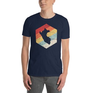 Peru T-Shirt (Unisex) / Peruvian Tee Shirt Gift For Immigrants & Vacation - Retro