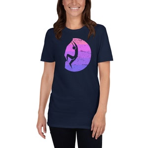 Rock Climbing T-Shirt (Unisex) / Bouldering Shirt / Rock Wall Climber Gift Graphic Tee - Distressed Retro