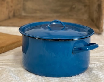 Olla de cocina vintage de hierro fundido esmaltado con rayas negras esmaltadas