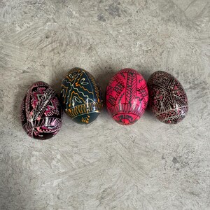Set of 4 Hand Painted Wooden Easter Eggs, Vintage Decorative Wooden Eggs, Collection of Eggs, Collectible Eggs, Hand painted ornament eggs.