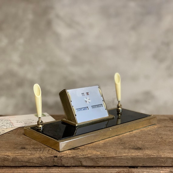 1950年代ヴィンテージのペンホルダー付き永久卓上カレンダー - Etsy 日本