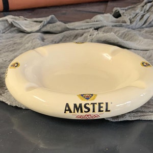 Grande cinzeiro de cerâmica vintage Amstel para charutos de cerveja, cinzeiro colecionável de tabaco para publicidade.