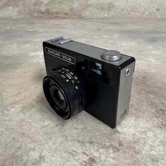 Vintage Vilia Camera With Triplet 69 -3 4/40 Lens and Original