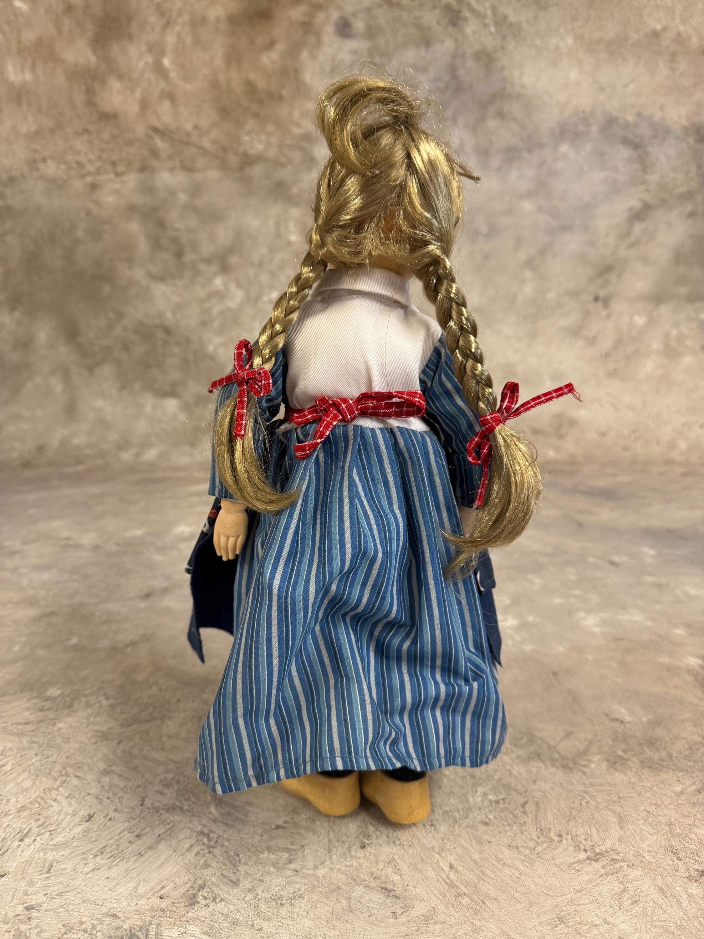 ヴィンテージオランダ磁器人形：地方の衣装、コレクター向け