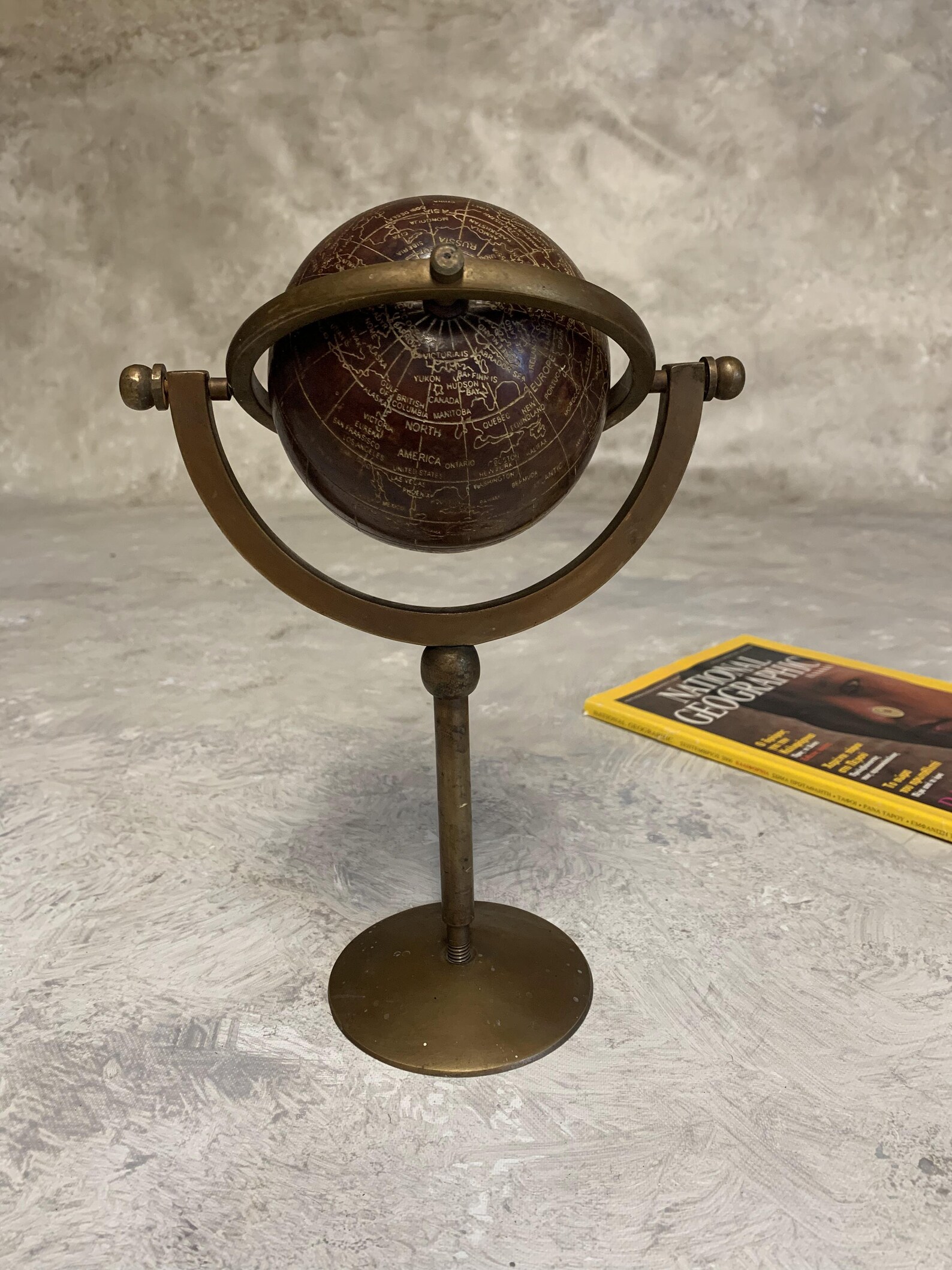 thumbnail image 2 of GALPADA Illuminated World Globe - Vintage Desktop Decor With LED Light 2 of 11