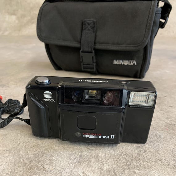 Minolta Model II フィルムカメラ 本体 Minolta Freedom II Camera With Original Case, 35mm Point and Shoot
