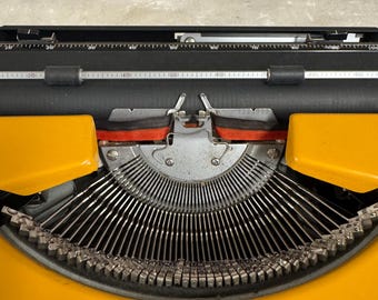 ヴィンテージ ブラザー デラックス 262TR タイプライター：オレンジ