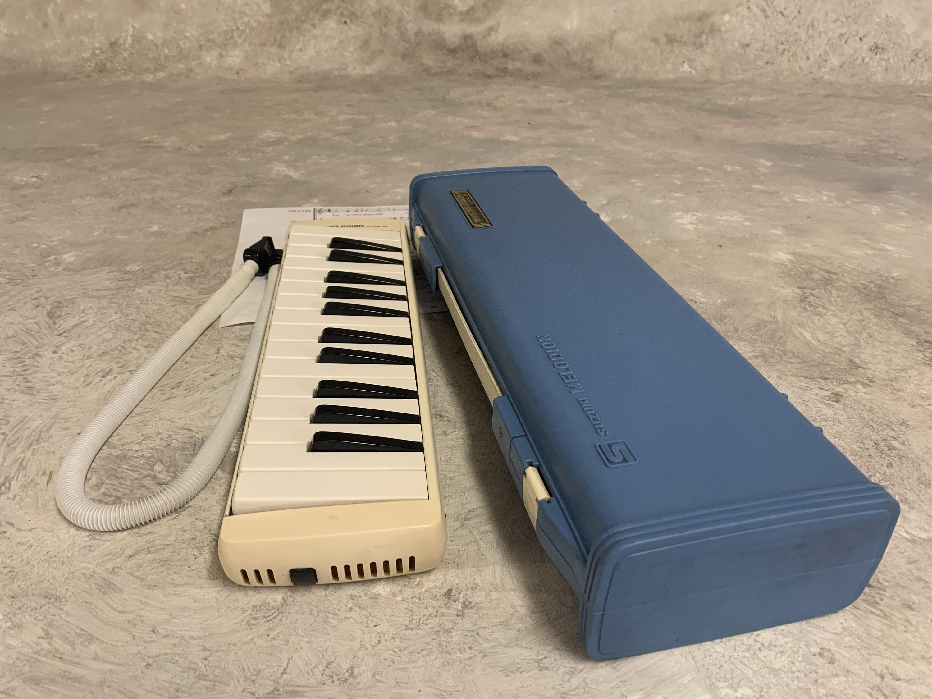 Vintage Suzuki Melodion School 26: Retro Wind Keyboard Harmonica