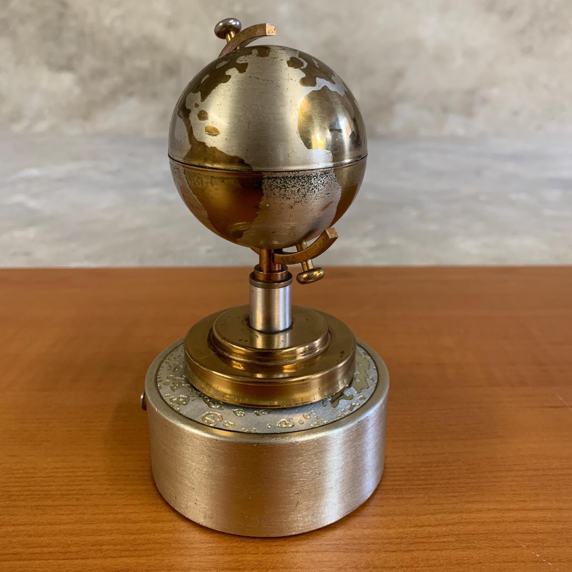 Vintage World Globe Lighter, Gold Finish, Made in Japan, Retro