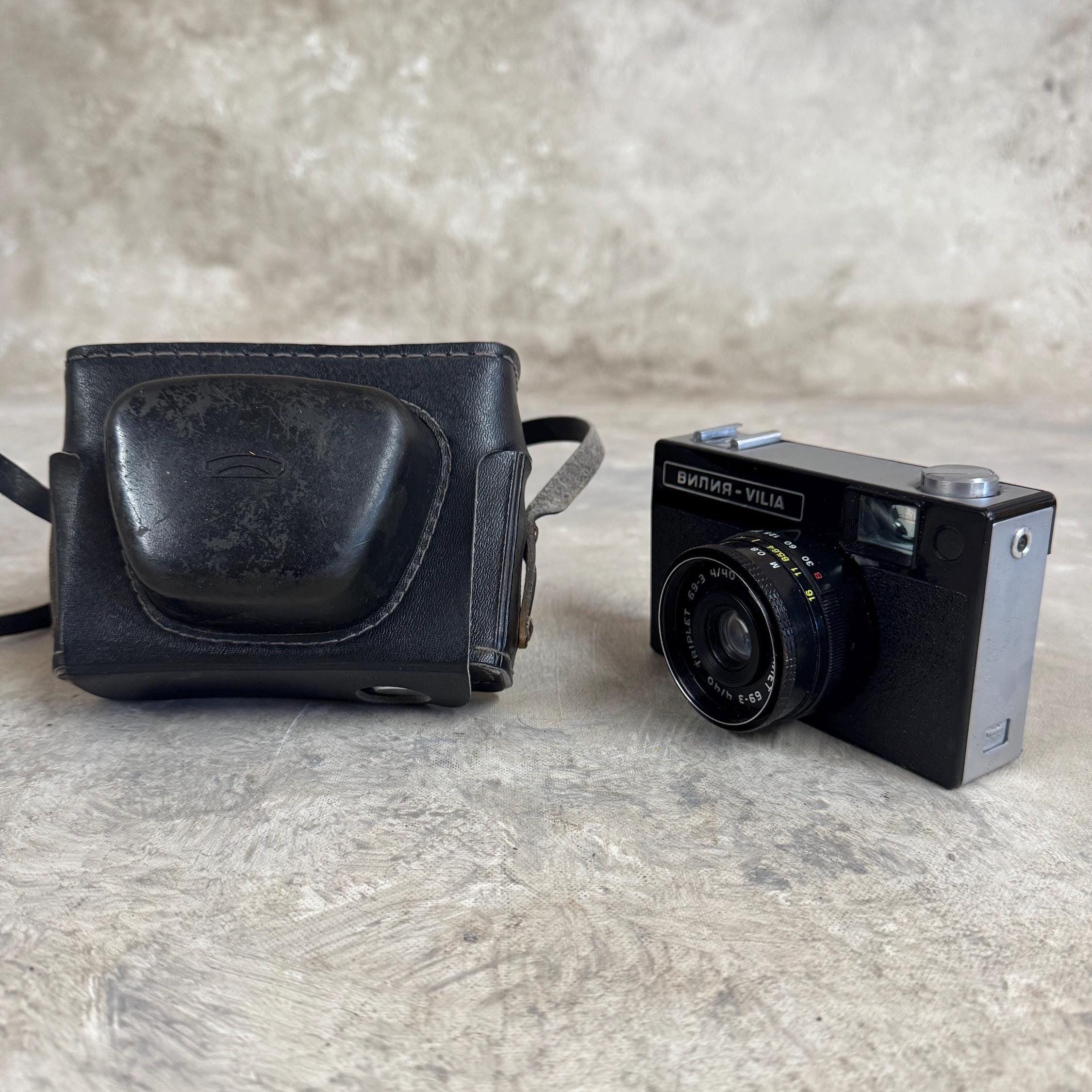 Vintage Vilia Camera With Triplet 69 -3 4/40 Lens and Original