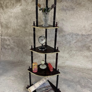Étagère d'angle vintage en bois marron : présentoir rustique à 5 niveaux