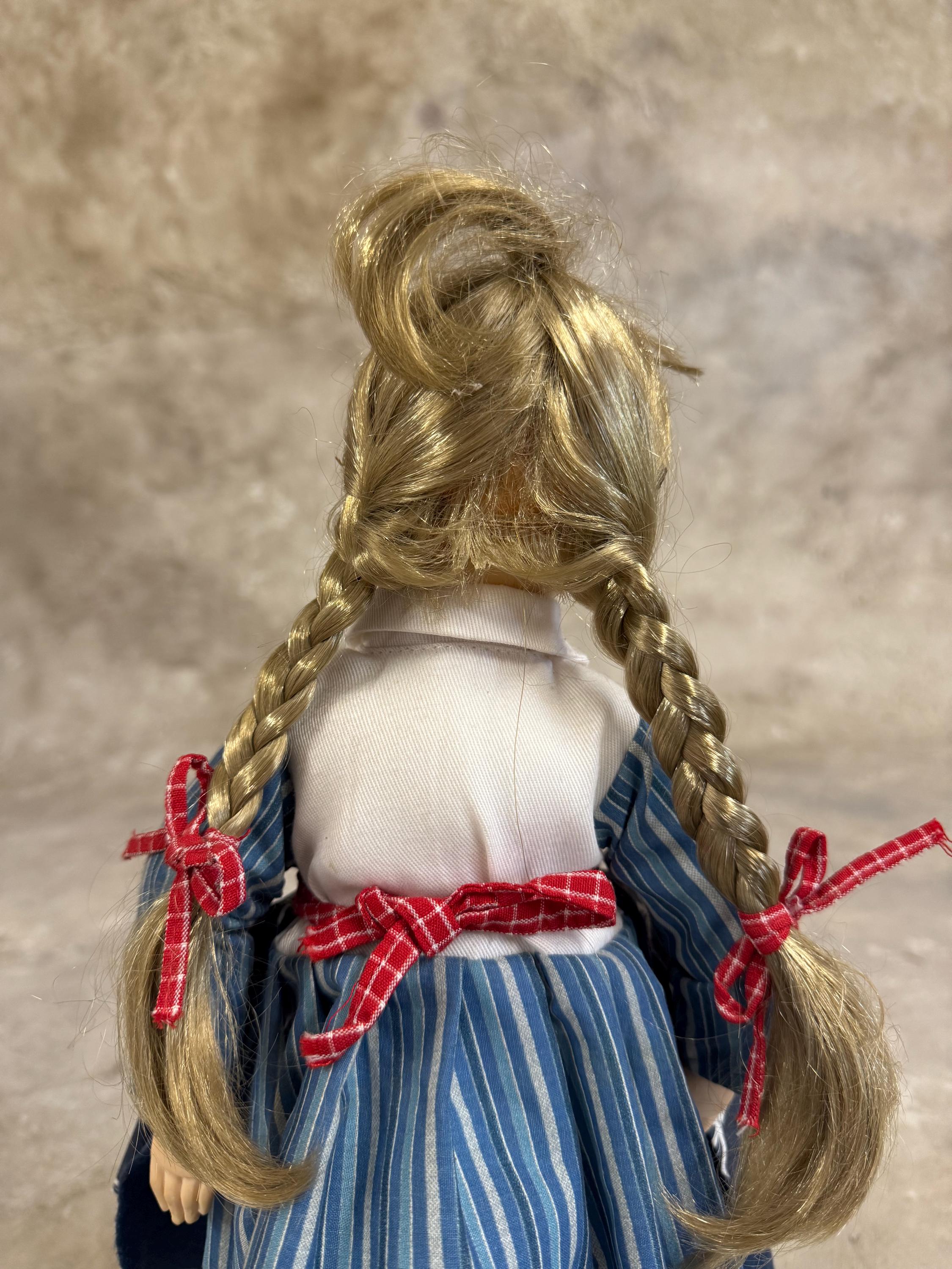 ヴィンテージオランダ磁器人形：地方の衣装、コレクター向けビスク