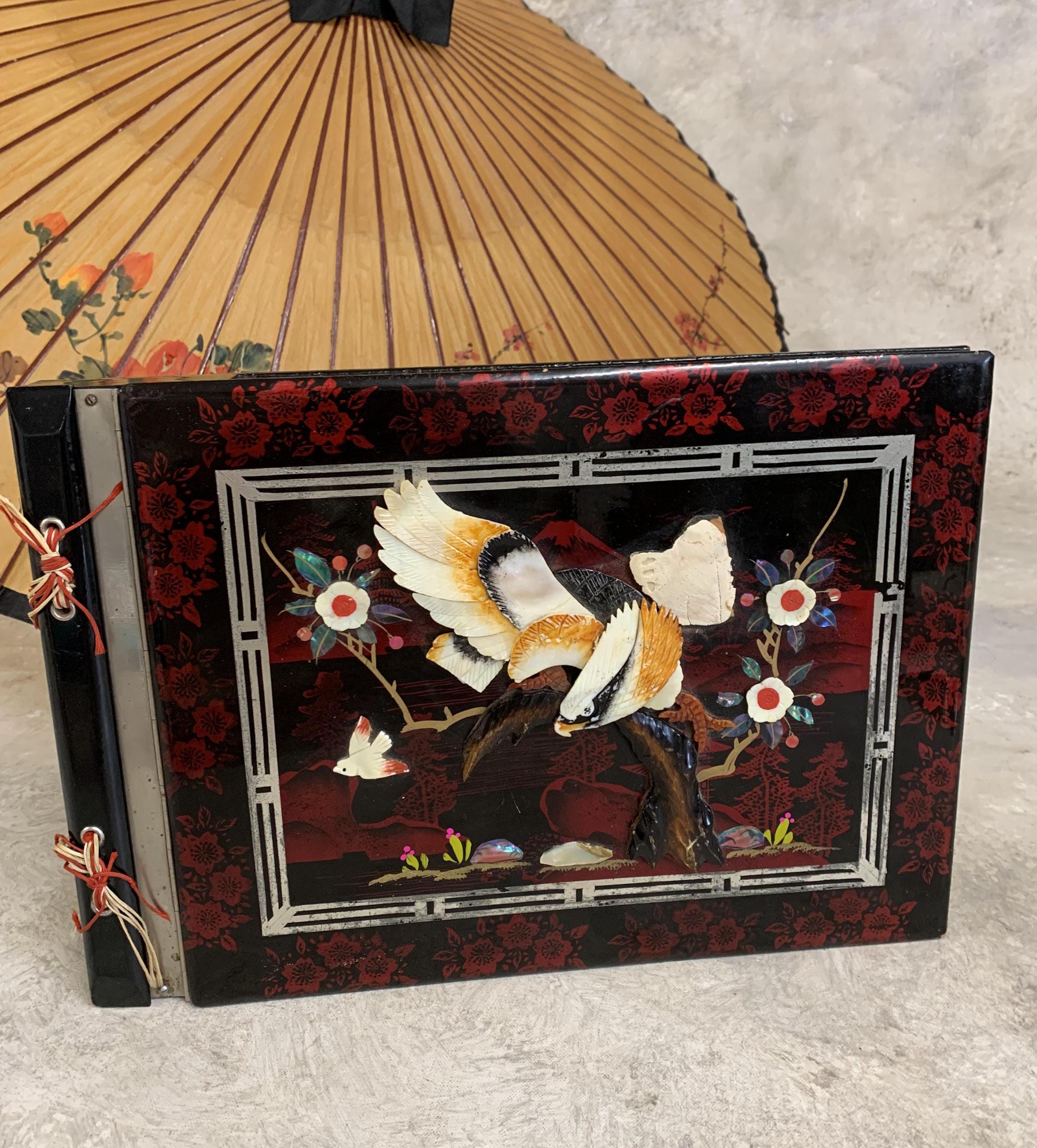 1985年 「私たちの皇室」　imperial family album。 1985年 「私たちの皇室」 imperial family album。