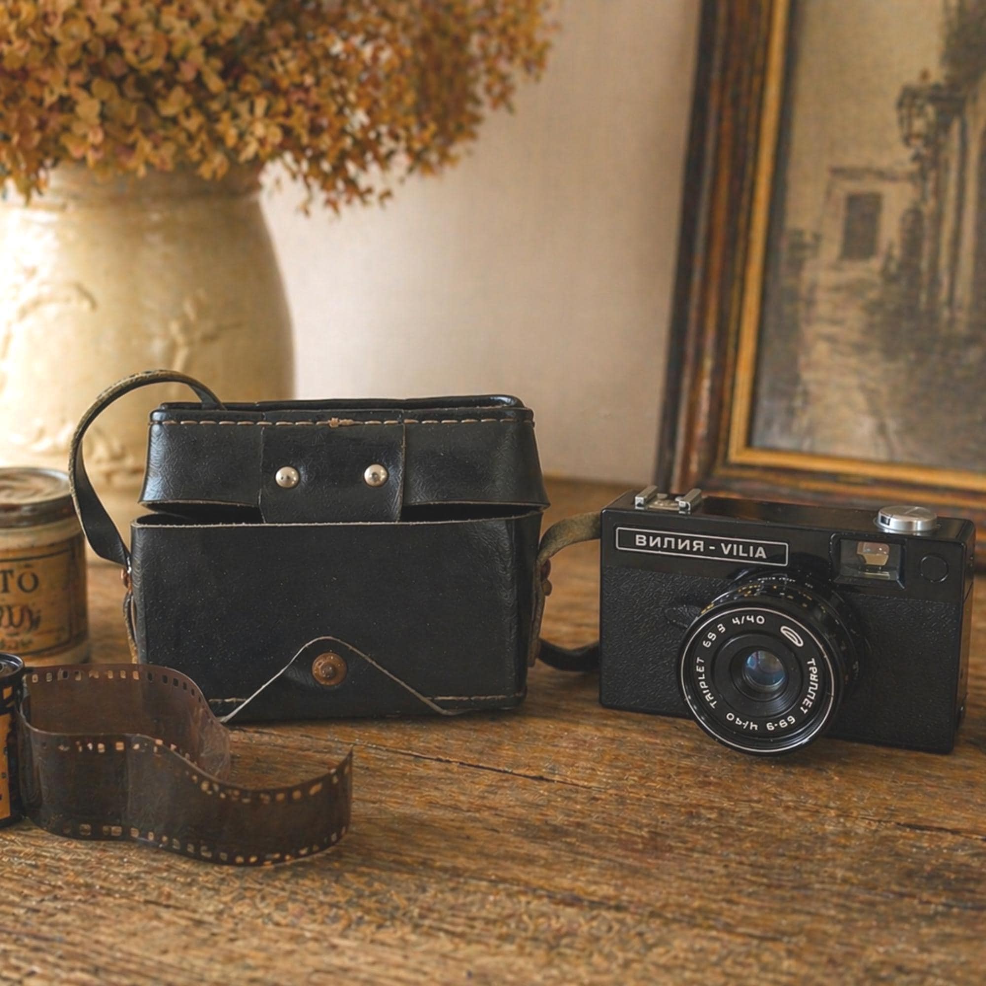 Vintage Vilia Camera With Triplet 69 -3 4/40 Lens and Original