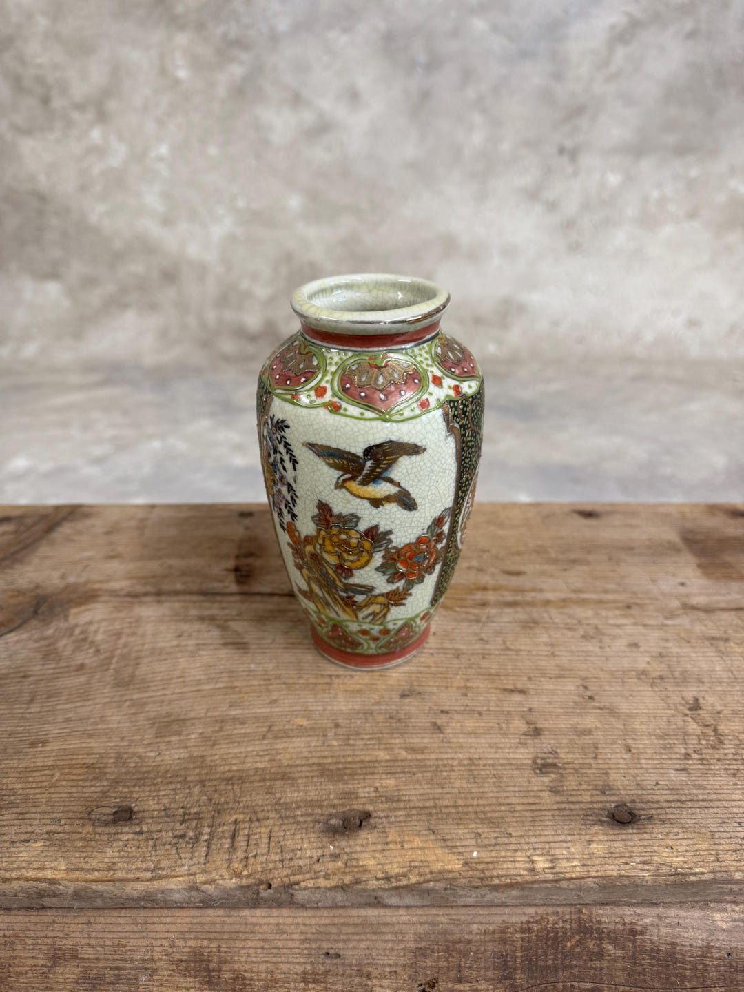 薩摩焼 113-1 薩摩焼 金彩花瓶 白薩摩 神山 花鳥文様 大花瓶 花鳥図 金彩