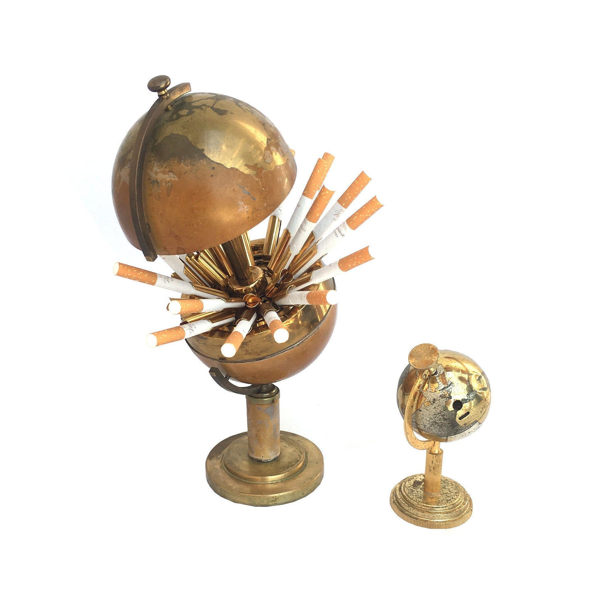 Vintage World Globe Cigarette Holder With Matching Lighter, Cigar Case,  Cigarette Case, Earth Globe Tobacco Box, Vintage Cigarette Dispenser