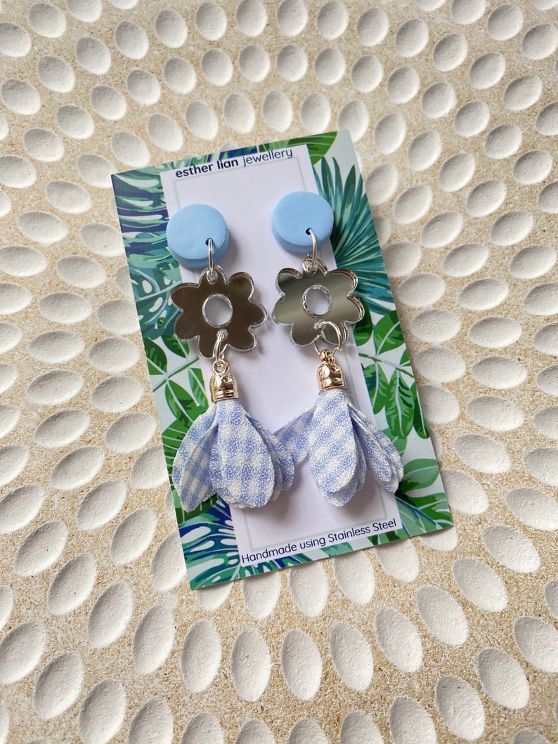 Gingham drops and flowers Light blue dangle earrings. Perfect for gingham/flower/earring lovers. Jazz up your outfit with these earrings Silver mirror flower