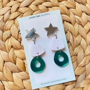 Christmas Earrings Silver, Gold, Green, White The perfect addition to your Christmas outfits, just choose your style : Silver Star + Green