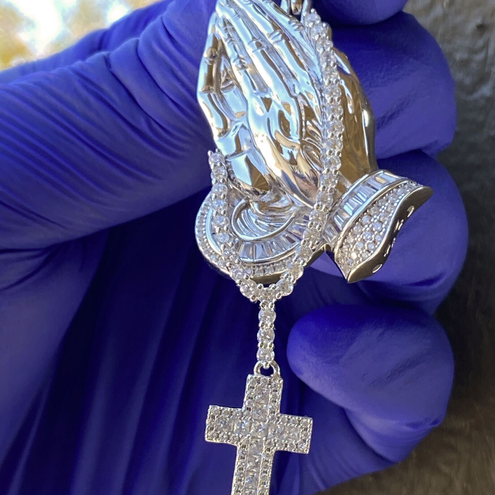 925 Sterling Silver Iced CZ Pendant Pray Praying Hands W/dangling