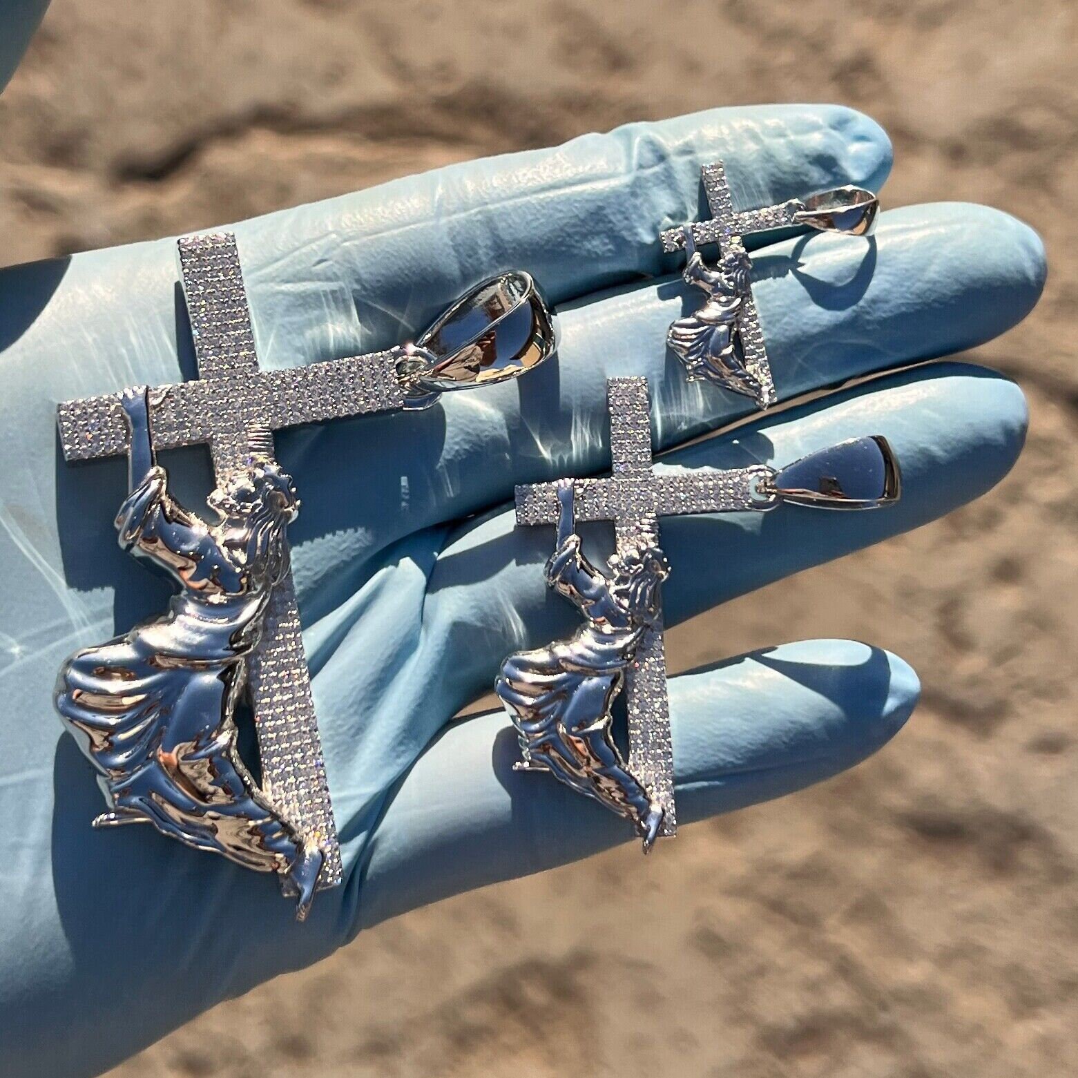 925 Sterling Silver Jesus Carrying His Cross VVS Moissanite Pendant ...