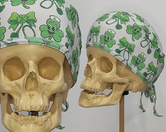 Gorro quirúrgico del Día de San Patricio – Gorro de enfermera con trébol de la suerte / Gorro médico verde divertido / Gorro quirúrgico unisex con lazo / Regalo irlandés para el sector sanitario