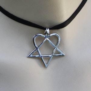 Pentagram Heartagram Pendant Necklaces