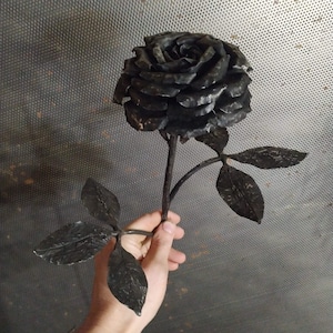 Handgemachte geschmiedete Rose, Eisen Rose, Metall Rose, geschmiedete Eisen Rose, Stahl Blume, Metall Rose Geschenk, Metall Geschenk für sie, Schmiedekunst, Stahl Rose