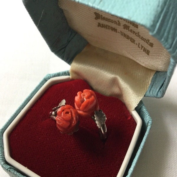 Antique Sterling Silver Hallmarked Carved Glass Coral - Red Rose Floral Shaped Ring - Complete With Vintage Shop Display Box - Ditsy Kitsch