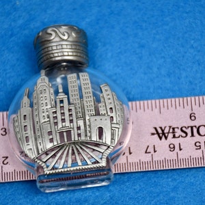 Vintage JJ Jonette Mini Glass Perfume Bottle with Pewter Overlay of the New York City Sky Line With Twin Towers Collectible Gift for Her image 4