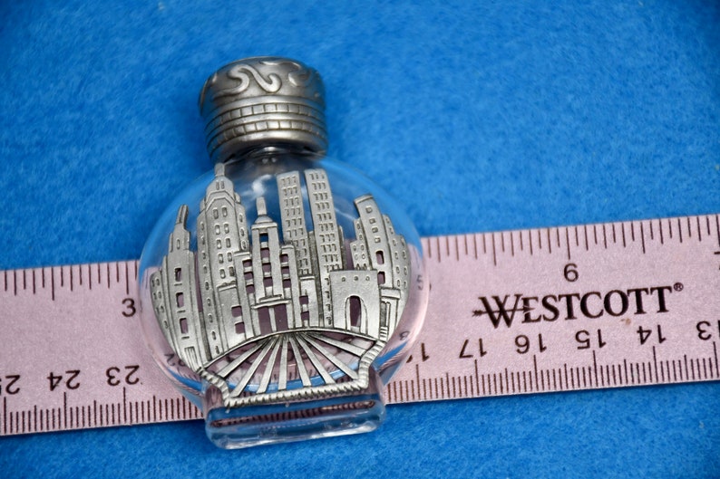 Vintage JJ Jonette Mini Glass Perfume Bottle with Pewter Overlay of the New York City Sky Line With Twin Towers Collectible Gift for Her image 4