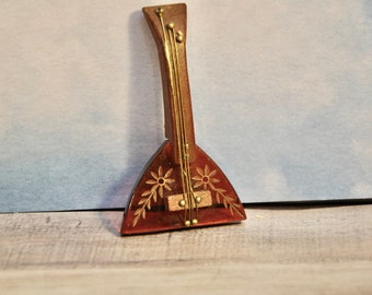 Balalaika Russian Stringed Instrument Brooch Circa Early 1940s Collectible Brooch Pin Gift for Her 3.5" L RARE Music Brooch Bakelite & Wood