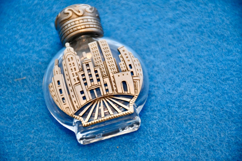 Vintage JJ Jonette Mini Glass Perfume Bottle with Pewter Overlay of the New York City Sky Line With Twin Towers Collectible Gift for Her image 5
