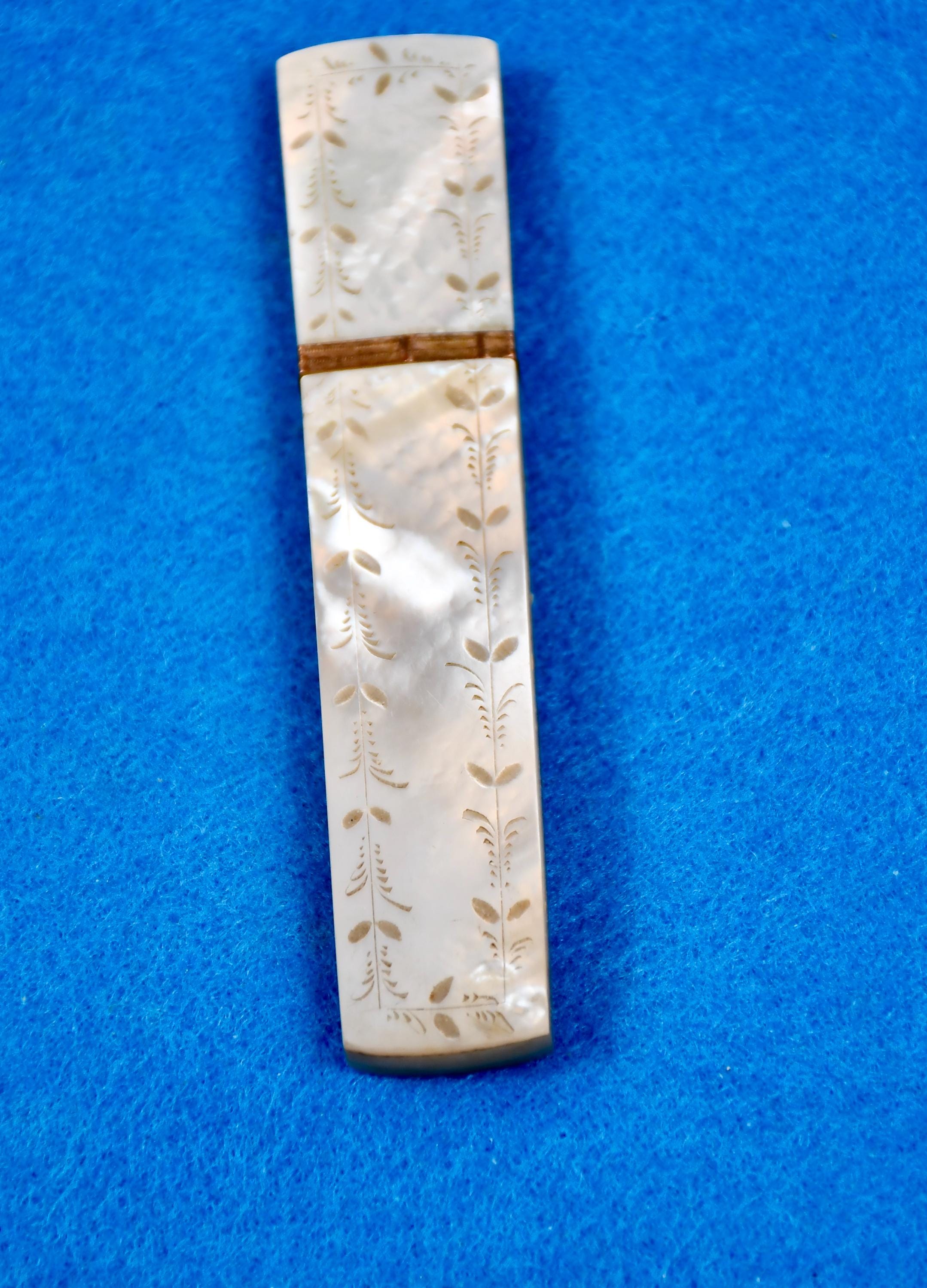 【希少】19世紀パレロワイヤルマザーオブパールニードルケースフランスアンティーク アンティーク パレ ロワイヤル マザーオブパール ニードルケース：18K