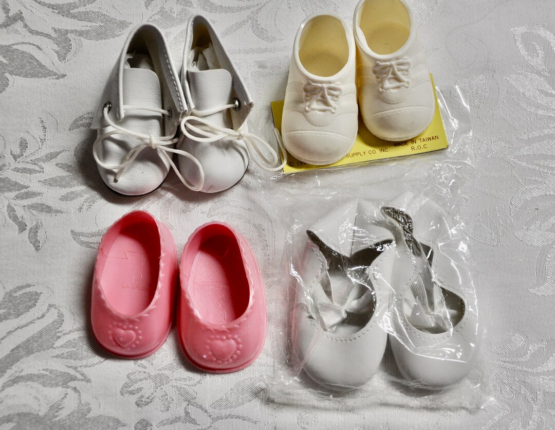 Vintage Doll Shoes Lot of 4 Pairs Measurements 2 1/2 to 3 31/2 New Old