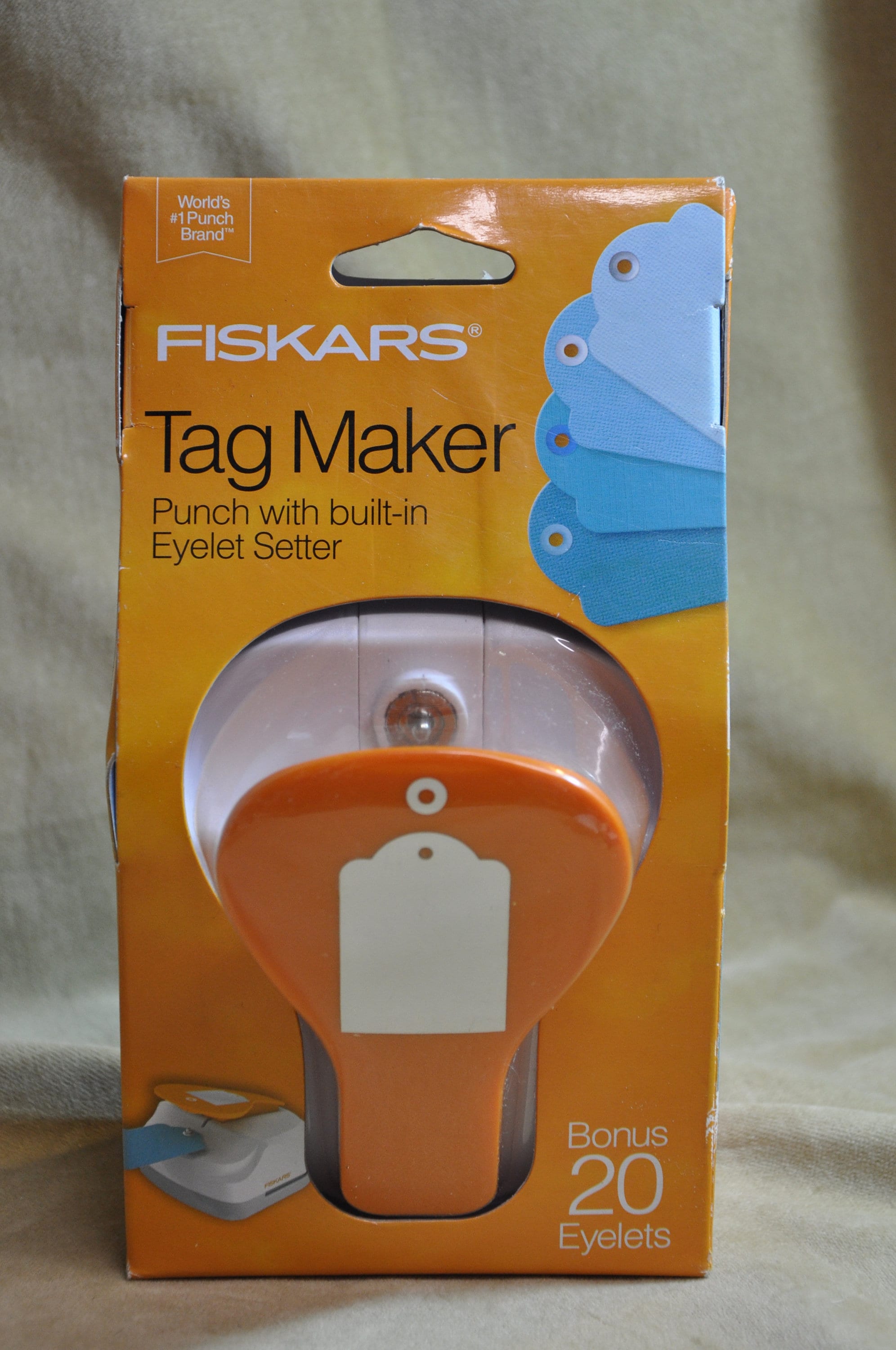 Fiskars Tag Maker Punch with Built-In Eyelet Setter Bonus includes- 20  Eyelets -Brand new in original unopened Box