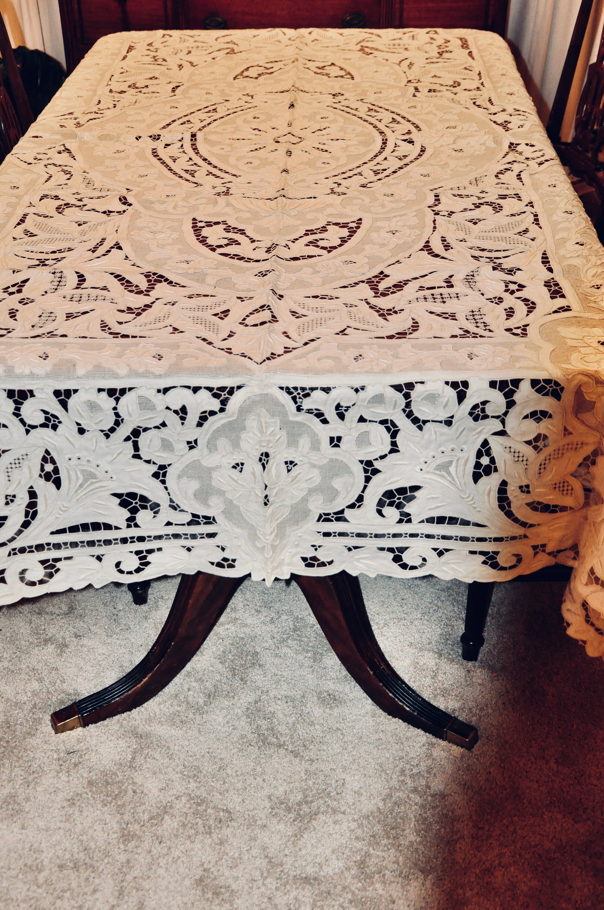 English Bedfordshire Bobbin Lace, Drawn Linen Table Cloth, Antique Tab –  The Vintage Teacup