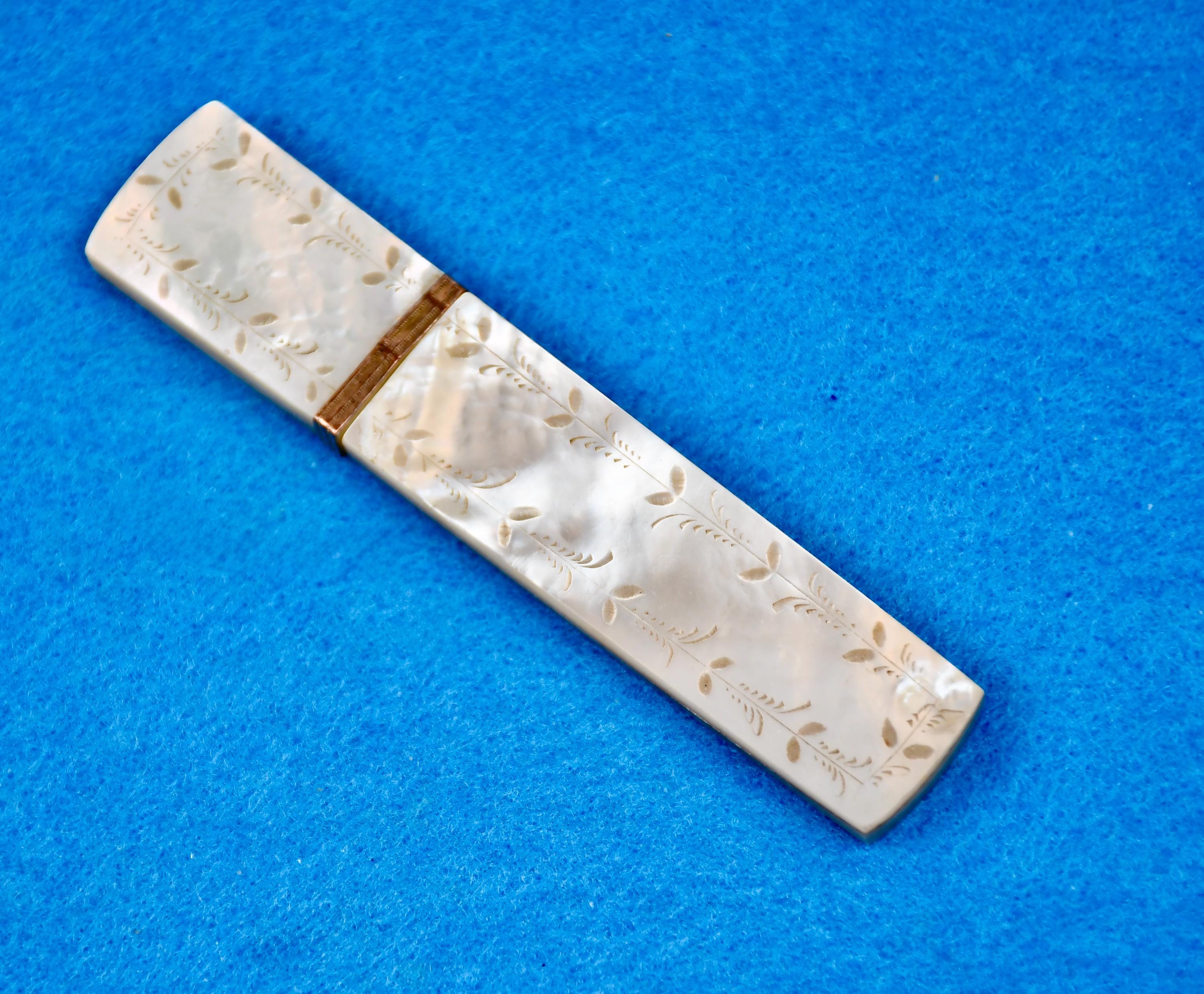 アンティーク パレ ロワイヤル マザーオブパール ニードルケース：18K