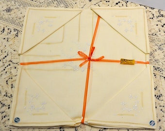 Juego de mantel y servilletas de lino vintage: bordado a mano, nuevo y antiguo.