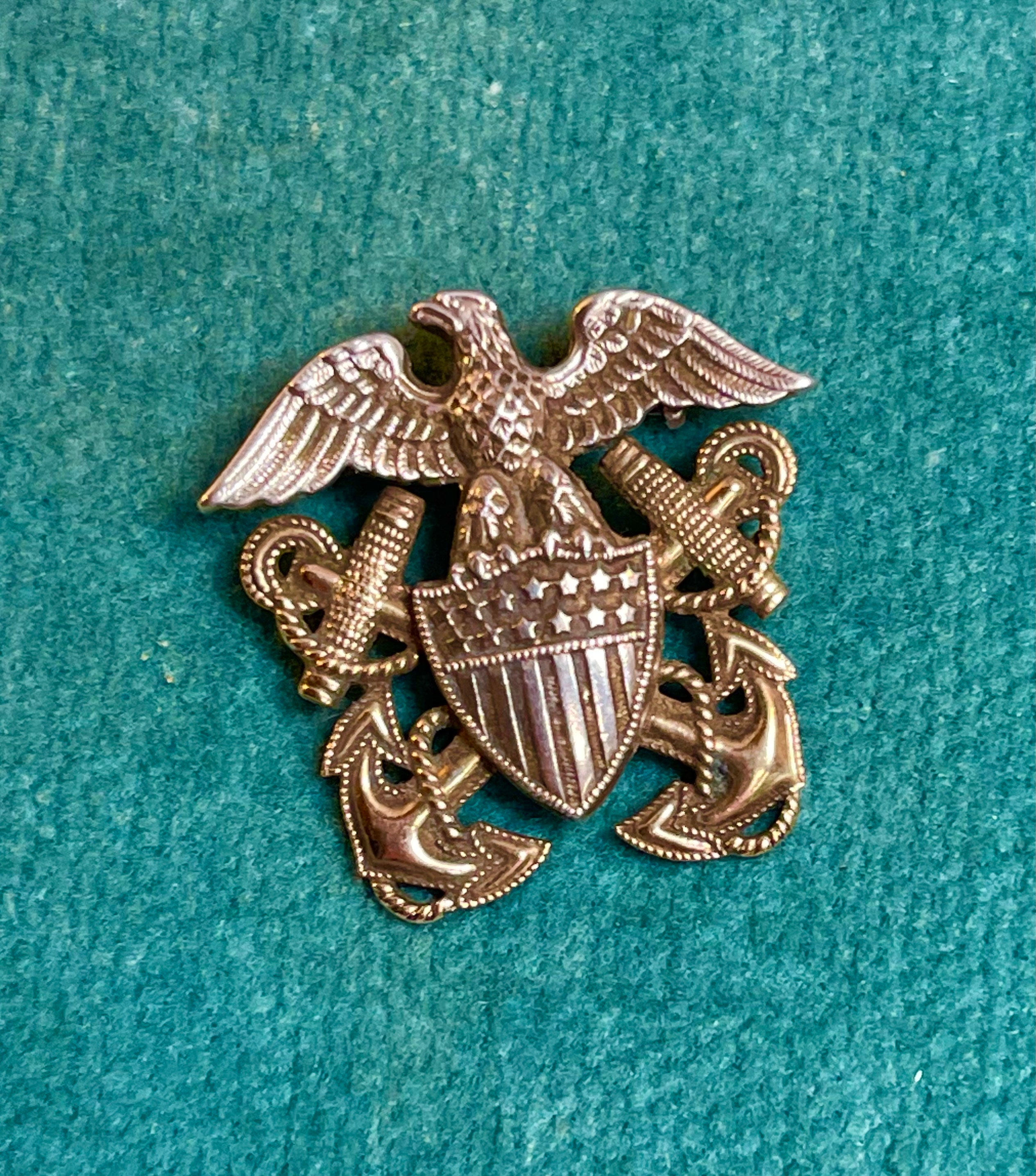 ピンバッジ VINTAGE USMC MARINE CORPS INSIGNIA SCREW BACK PIN EAGLE ON GLOBE  