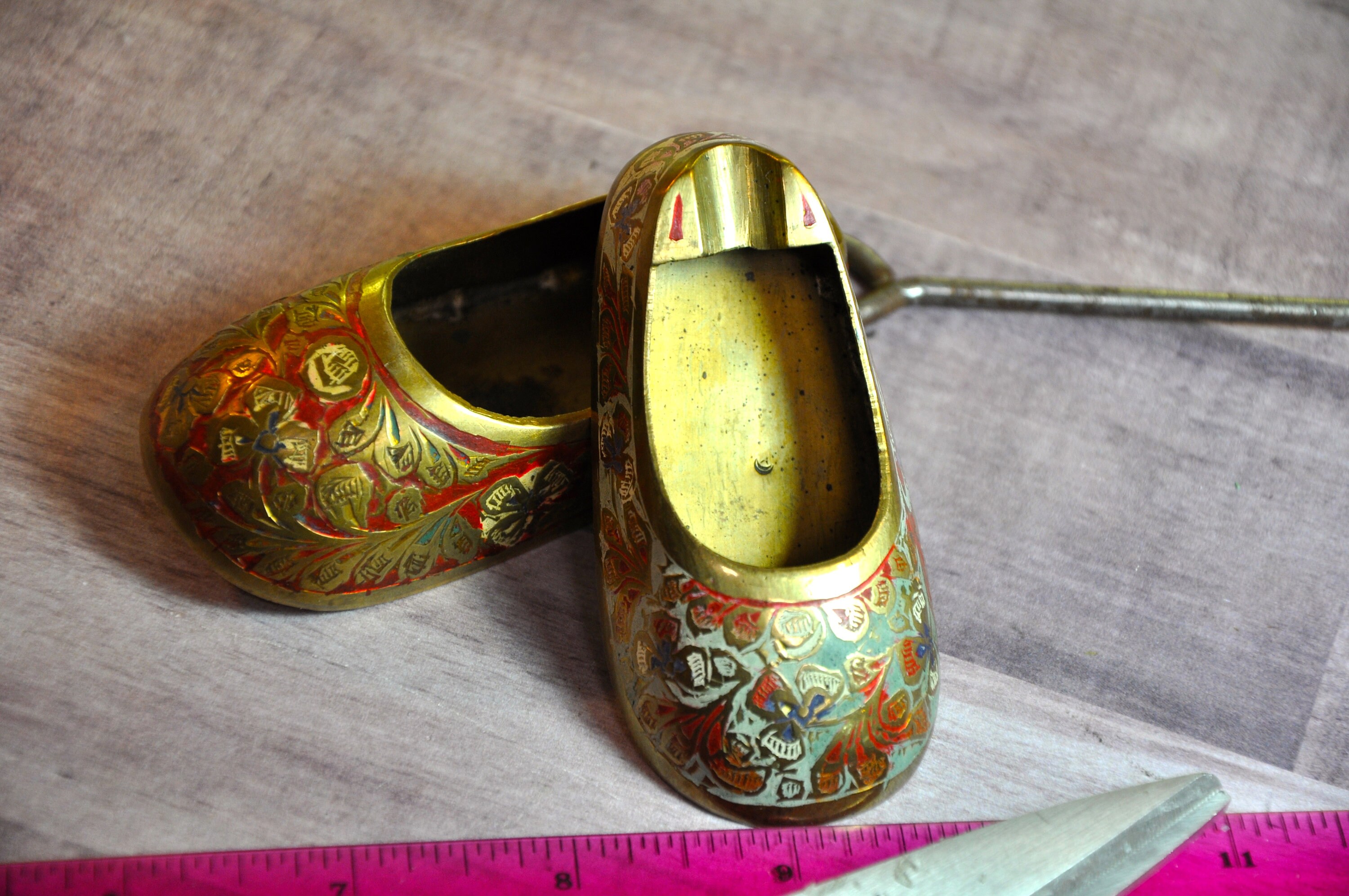Cendrier en forme de babouche en laiton (Gebraucht) in Villars sur