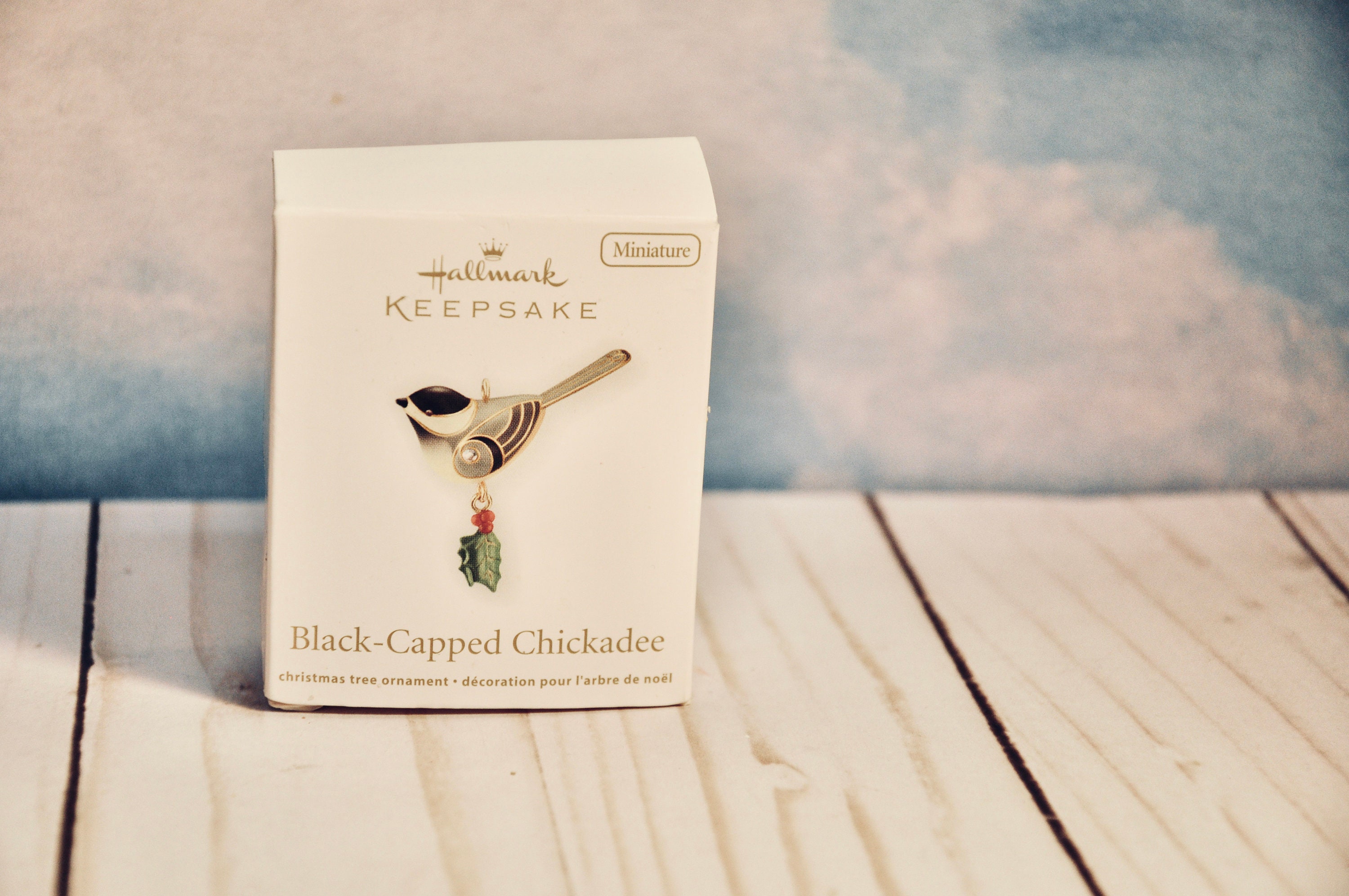 Hallmark Keepsake Miniature Ornament Black-Capped Chickadee NIB Hard To Find Collectible Christmas Tree Ornament Christmas Decoration Gift