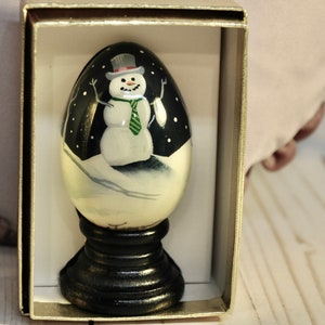 Alan Traynor Hand Painted Egg Winter Scene Snowman With Stand Original Gold Foiled Box Collectible Signed Solid Hard Wood The Egg Man