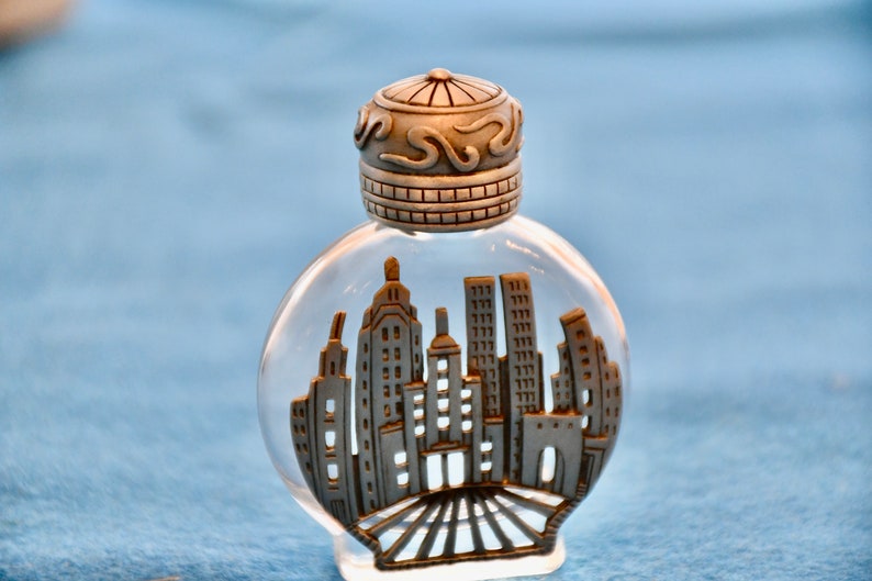 Vintage JJ Jonette Mini Glass Perfume Bottle with Pewter Overlay of the New York City Sky Line With Twin Towers Collectible Gift for Her image 7