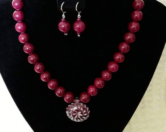 Magenta glass necklace ans earring set