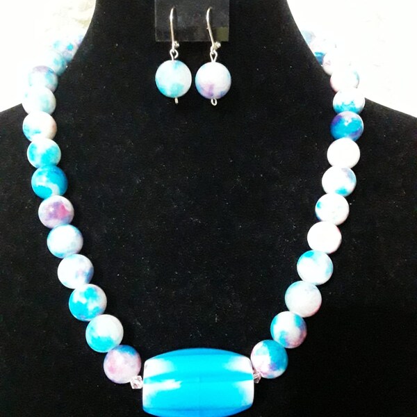 Two tone aquamarine & pink Jade necklace and earring set