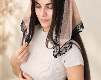 Triangulär kristen huvudbonad, sammetsprickig tyllböneslöja med mjuk svart spets, kyrklig huvudbonad, kapellslöja, mantilla